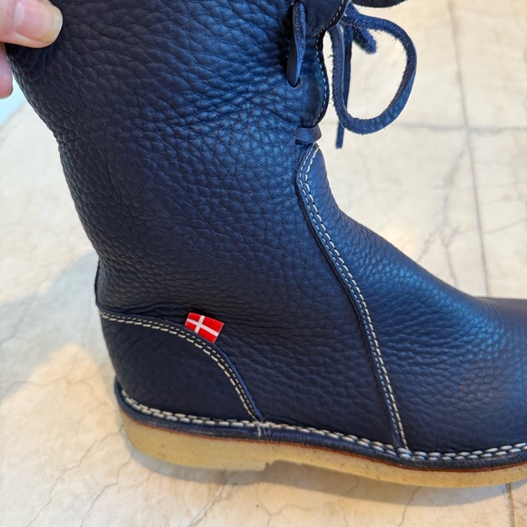 Cozy Navy Winter Boots for Women - Picture 3 of 10